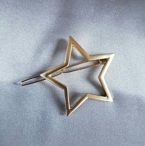 New gold tone star hair clip pin